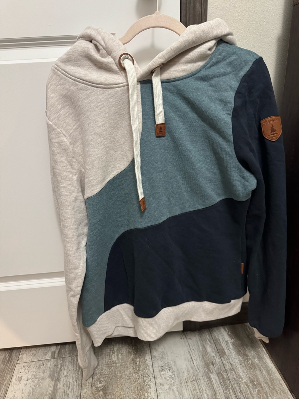 Wanakome Cream Teal Navy Colorblock Hoodie